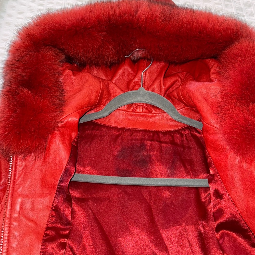 Women's Red Leather Jacket with fox Fur around the hood🥰 - Picture 13 of 14